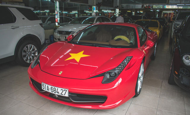 Bóc decal ủng hộ U23 Việt Nam sẽ hại xe như thế nào?